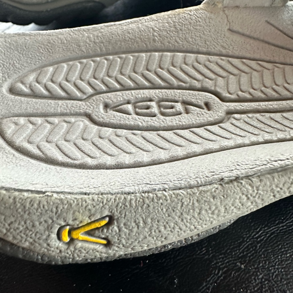 KEEN Gray Sandals with Yellow Detail - Picture 4 of 7